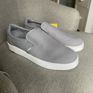 NWT Men’s Toms Travel Lite shoes